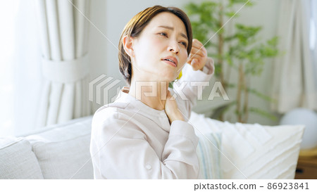 Stiff shoulders, fatigue, stress, health, health care, middle women Stiff shoulders, fatigue, stress, health, health care, middle women 86923841