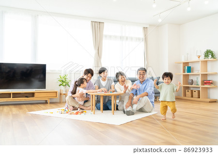 3rd generation family children's living 86923933