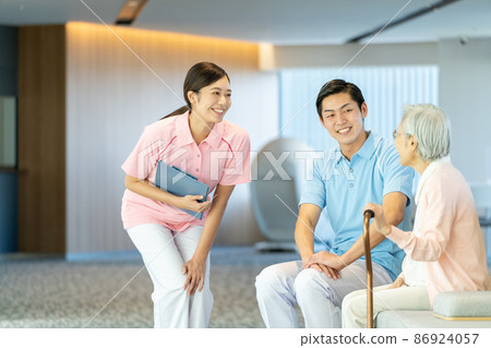 Long-term care facility, caregiver, photography cooperation: LINK FOREST 86924057