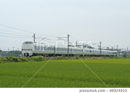 Hokuriku Main Line Nonoichi-Matto JR West 683 series S27 + S02 organization (Kanazawa) Shirasagi 86924810