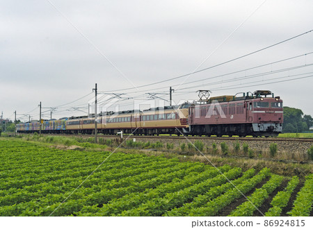 北陸本線野野市松東JR West EF81-106+485系列K01編隊+103系列 86924815