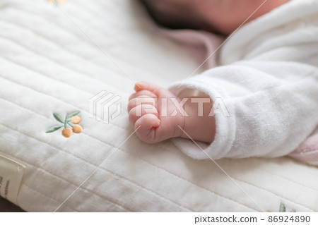 寶寶的手睡覺 寶寶的手睡覺 86924890