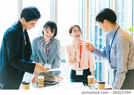 Business scenes (conferences, meetings) 86925594