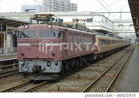 Hokuriku Main Line Fukui JR West EF81-106 + 485 series K01 formation + 103 series Hokuriku Main Line Fukui JR West EF81-106 + 485 series K01 formation + 103 series 86925978