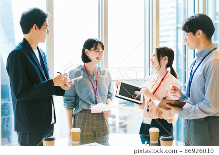 Business scenes (conferences, meetings) 86926010