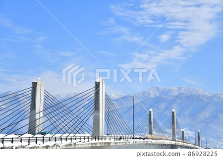 Chuobashi / Chikuma River overlooking Kijimadaira Village (Iiyama City, Nagano Prefecture) [2022.1] 86928225