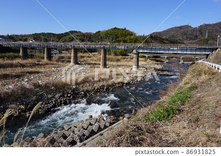 Railway bridge "Kamogawa Bridge" over the Kamogawa on the Imbi Line 86931825