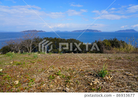 View of Zhanjiang, Mushima, the southernmost tip of Okayama Prefecture Shiwaku Islands seen from the open space Kasaoka City, Okayama Prefecture View of Zhanjiang, Mushima, the southernmost tip of Okayama Prefecture Shiwaku Islands seen from the open space Kasaoka City, Okayama Prefecture 86933677