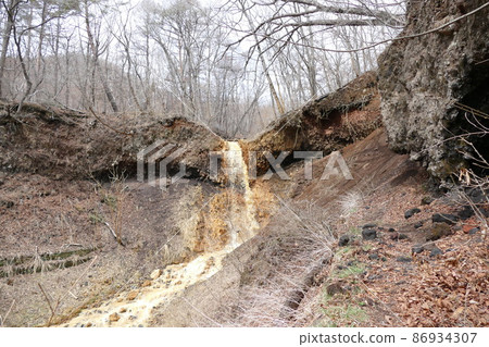 Mt. Asama, climbing from Oiwake-shuku, Mt. Ishizune hiking trail, Blood Falls over the brown river, April 2016 Mt. Asama, climbing from Oiwake-shuku, Mt. Ishizune hiking trail, Blood Falls over the brown river, April 2016 86934307