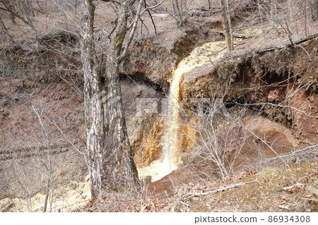 Mt. Asama, climbing from Oiwake-shuku, Mt. Ishizune hiking trail, Blood Falls over the brown river, April 2016 Mt. Asama, climbing from Oiwake-shuku, Mt. Ishizune hiking trail, Blood Falls over the brown river, April 2016 86934308