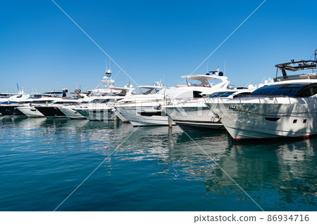 Motor yacht boats at sea berth in South Beach, USA 86934716