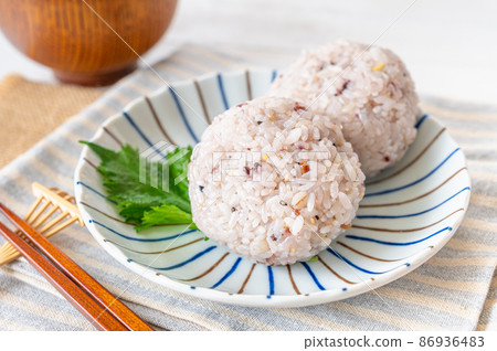 小米飯糰 小米飯糰 86936483