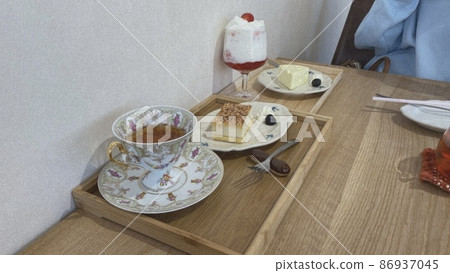 一家咖啡館 86937045