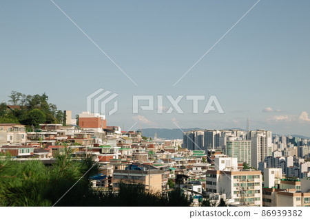 Panoramic view of Seongbuk-gu city from Naksan Park in Seoul, Korea Panoramic view of Seongbuk-gu city from Naksan Park in Seoul, Korea 86939382