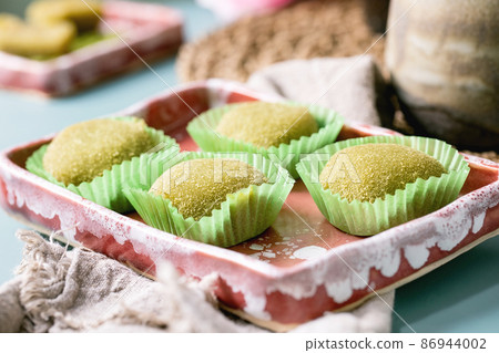 Asian rice dessert sweet green matcha mochi 86944002