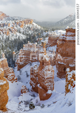 Superb view of Sunset Point of Bryce Canyon National Park 86944557