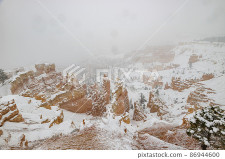 Superb view of Sunset Point of Bryce Canyon National Park Superb view of Sunset Point of Bryce Canyon National Park 86944600