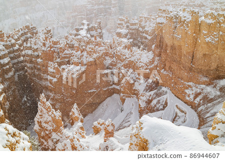 Superb view of Sunset Point of Bryce Canyon National Park Superb view of Sunset Point of Bryce Canyon National Park 86944607