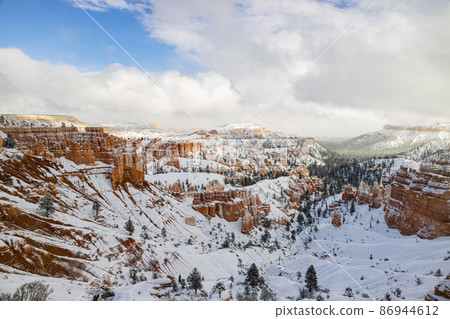 Superb view of Sunset Point of Bryce Canyon National Park 86944612