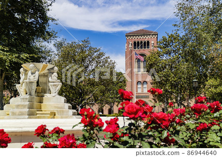 Sunny view of the campus of the University of Southern California 86944640