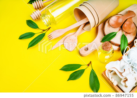 Eco friendly disposable tableware.Recycling concept.Set of empty reusable,disposable eco-friendly plates, on yellow background.Ecological tableware made of natural materials.Life without Plastic. Eco friendly disposable tableware.Recycling concept.Set of empty reusable,disposable eco-friendly plates, on yellow background.Ecological tableware made of natural materials.Life without Plastic. 86947155