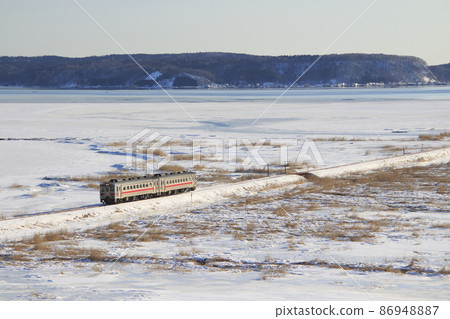 花崎線 Kiha 54 冬天去另一個冷邊牛肉沼澤 花崎線 Kiha 54 冬天去另一個冷邊牛肉沼澤 86948887