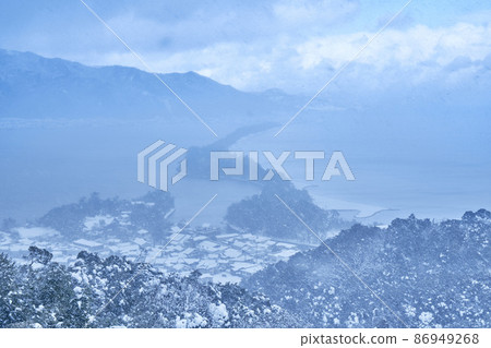 Amanohashidate with snow scene 86949268
