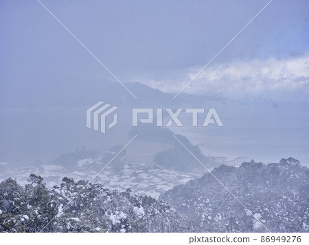 Amanohashidate with snow scene 86949276