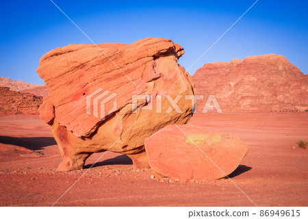 Wadi Rum, Jordan - Natural sandstone rock - Chicken Rock 86949615