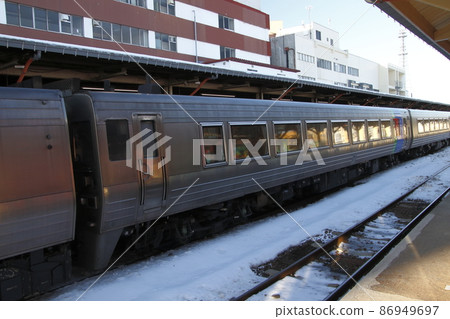 釧路站：特急大空（Kiha 283系列：簡易駕駛室車輛） 86949697