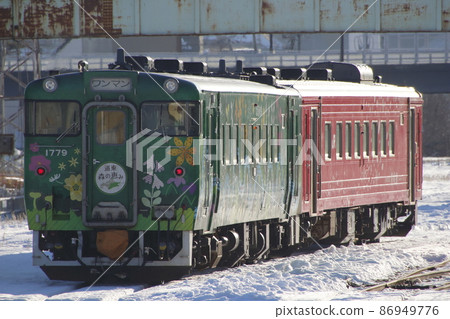 Winter Hanasaki Line Kiha 54 + Kiha 40 (Blessing of the Forest) Winter Hanasaki Line Kiha 54 + Kiha 40 (Blessing of the Forest) 86949776