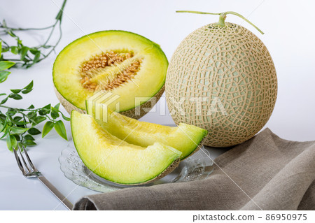 Melon fruit 86950975