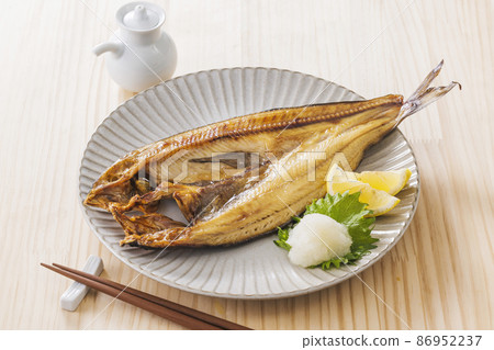 北海道附近海域的烤鯖魚 86952237