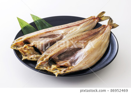 盤子上北海道附近海域的阿特卡鯖魚 86952469