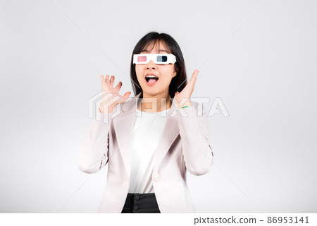 Smiling woman confidence wearing 3d cinema movie glasses 86953141