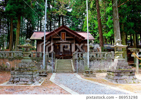 Ancient shrines and temples Nanakubo Shrine in Shinshu 86953298