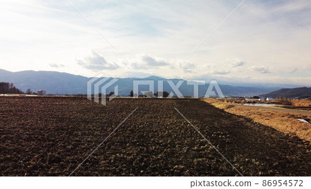 Winter field image 86954572