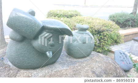 ≪神與佛≫ 大黑天,主要道路花壇上的石頭 ≪神與佛≫ 大黑天,主要道路花壇上的石頭 86956019