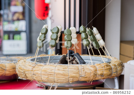 Japanese traditional dessert 86956232