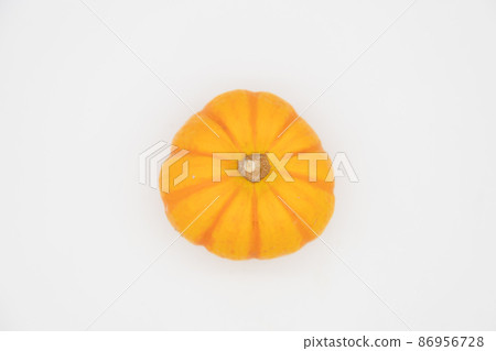 黃色南瓜普契尼西葫蘆 黃色南瓜普契尼西葫蘆 86956728