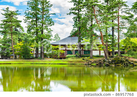 岩手縣平泉町毛辻寺～大泉池和大殿～ 86957768
