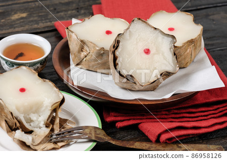 Chinese new year's cake 86958126