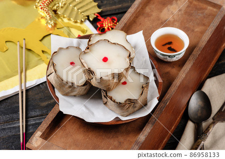 Chinese new year's cake 86958133