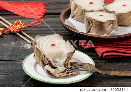 Chinese new year's cake 86958134