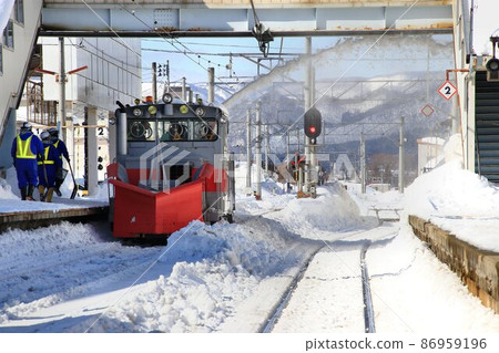 為會津但馬站除雪而努力的“羅素汽車” 為會津但馬站除雪而努力的“羅素汽車” 86959196