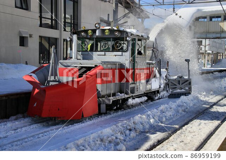 "Russell car" working hard to remove snow from Aizu-Tajima station "Russell car" working hard to remove snow from Aizu-Tajima station 86959199
