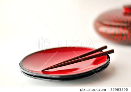 Negoro-nuri confectionery plate and Tsugaru-nuri confectionery case 86965896