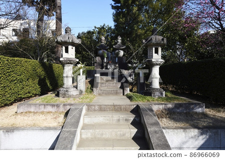 Katsue Kan先生和夫人的墳墓 Katsue Kan先生和夫人的墳墓 86966069