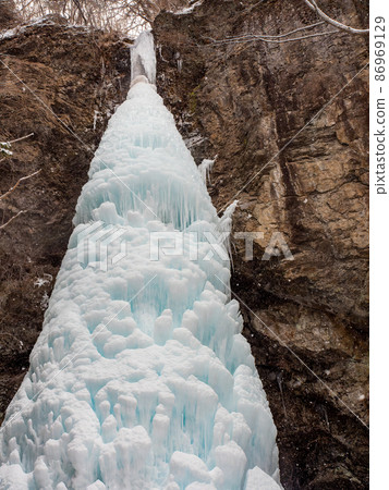 嚴冬風景 動態冰凍瀑布 大前瀑布冰柱 86969129