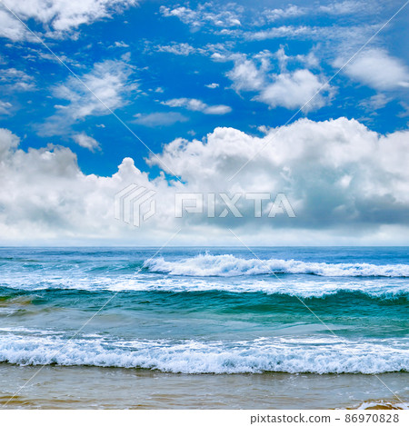 Tropical sea with scenic waves and blue sky . Concept - vacation and travel. 86970828